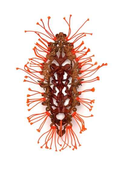 Judith Runge Carapax rot mit neon orange Fäden